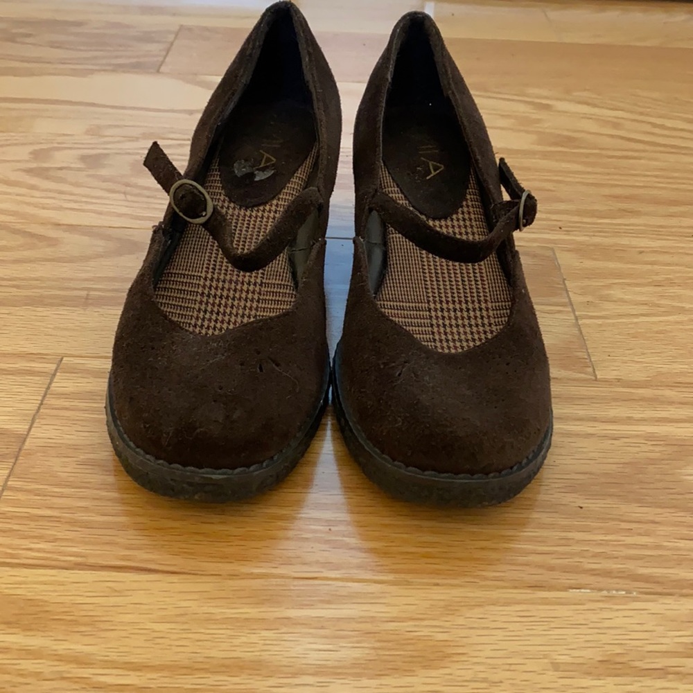 Mia brown suede Mary Jane wedge shoes big girl size 3.